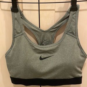 NWOT Nike Gray and Black Sports Bra